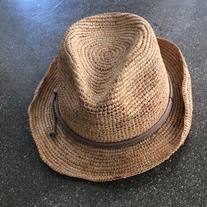 Shapeable straw hat